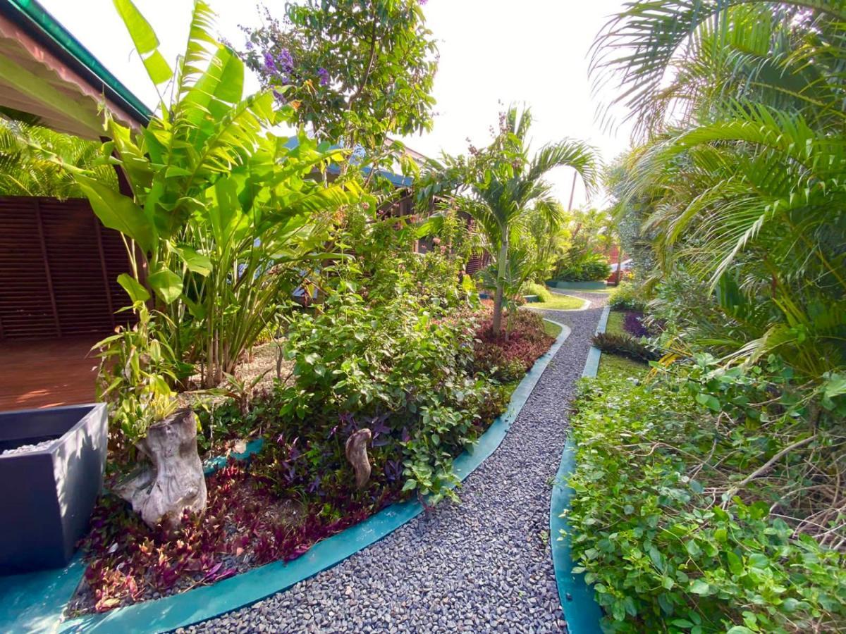 Titalee Lodge 3 Villas Autour D'Une Piscine Saint-Francois  Zewnętrze zdjęcie